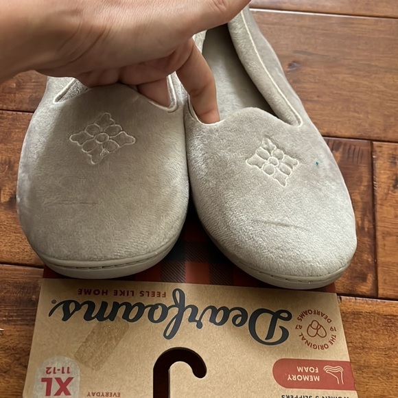NWT Dearfoams khaki Size XL 11-12 memory foam women slippers - Picture 7 of 10